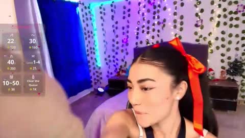 HAZEL LYNN ROSS online show from January 10, 1:31 pm