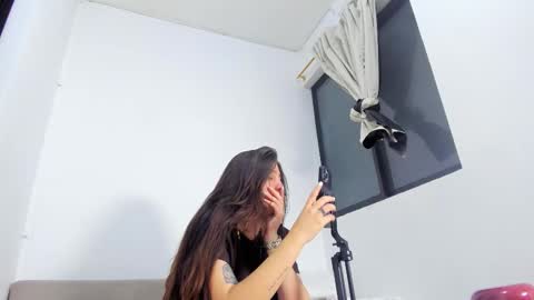 Im Hazel online show from January 17, 11:30 pm