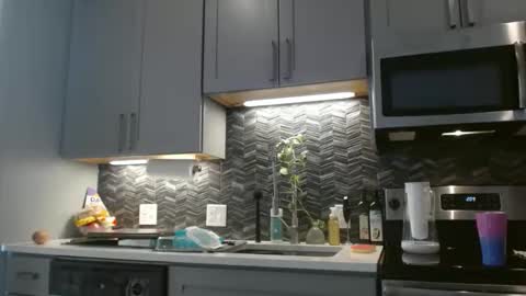 Hazel online show from February 4, 8:06 pm