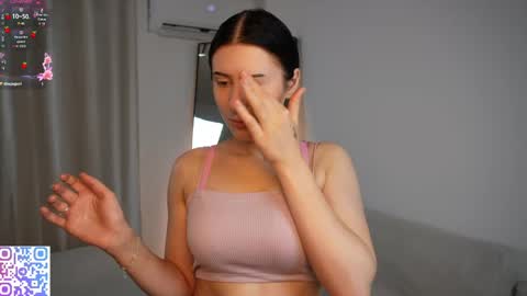 hazelhayees online show from March 7, 2:14 pm