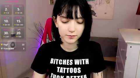 hazeltompson online show from September 13, 3:01 pm