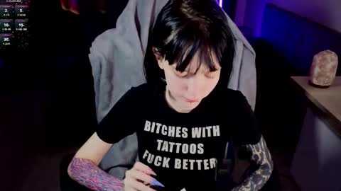 hazeltompson online show from February 22, 3:32 pm