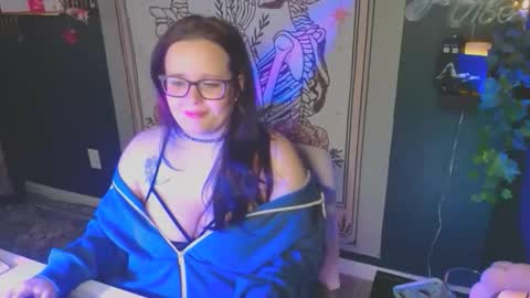 HazeyViolet333 online show from March 27, 9:14 pm