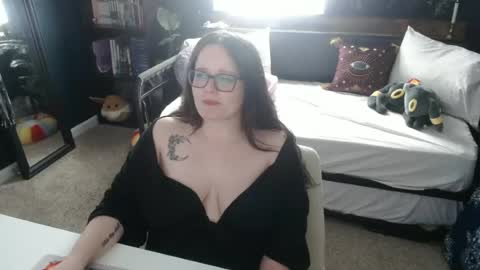HazeyViolet333 online show from June 16, 9:39 pm