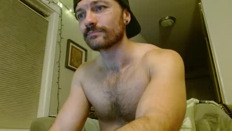 Snapshot of hbdude27 chatting on February 9, 6:11 am RinnDude35 online show from February 9, 6:11 am