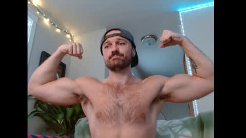 Snapshot of hbdude27 chatting on October 28, 12:03 am RinnDude35 online show from October 28, 12:03 am