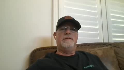 Snapshot of hdeuce22 chatting on April 27, 6:50 pm Hdeuce22 online show from April 27, 6:50 pm