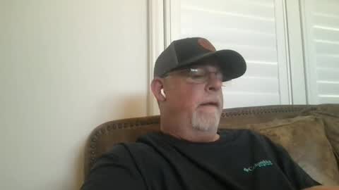 Snapshot of hdeuce22 chatting on May 18, 4:24 pm Hdeuce22 online show from May 18, 4:24 pm