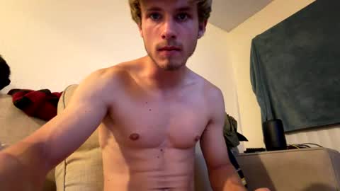 Snapshot of healthiest_cock chatting on August 6, 5:42 am healthiest_cock online show from August 6, 5:42 am