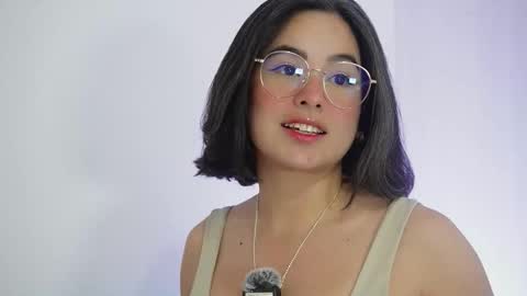 hearmymoans_18 online show from January 7, 10:34 pm