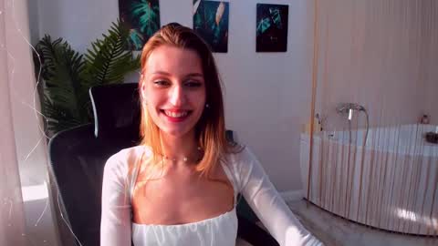 Snapshot of heartedlove_1 chatting on February 16, 6:43 am heartedlove_1 online show from February 16, 6:43 am