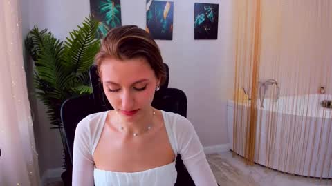 Snapshot of heartedlove_1 chatting on February 16, 9:48 am heartedlove_1 online show from February 16, 9:48 am