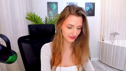 Snapshot of heartedlove_1 chatting on February 23, 6:49 am heartedlove_1 online show from February 23, 6:49 am