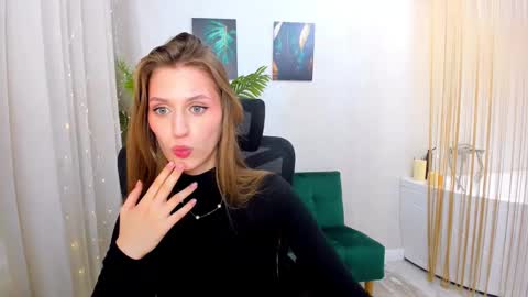 Snapshot of heartedlove_1 chatting on March 11, 2:51 pm heartedlove_1 online show from March 11, 2:51 pm