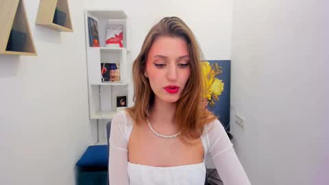 Snapshot of heartedlove_1 chatting on March 12, 11:31 am heartedlove_1 online show from March 12, 11:31 am