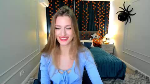 Snapshot of heartedlove_1 chatting on October 19, 11:55 am heartedlove_1 online show from October 19, 11:55 am