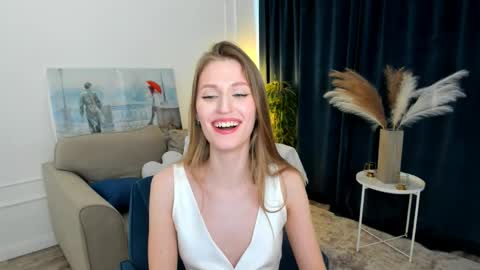 heartedlove_1 online show from April 25, 1:41 pm