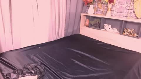 Snapshot of heather_winter chatting on May 20, 9:48 am HEATHER online show from May 20, 9:48 am
