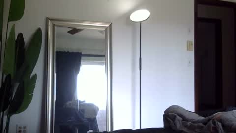 heatwavee online show from April 10, 1:27 pm