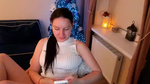 Snapshot of heaven_chloe chatting on December 20, 8:55 pm Heaven girl online show from December 20, 8:55 pm