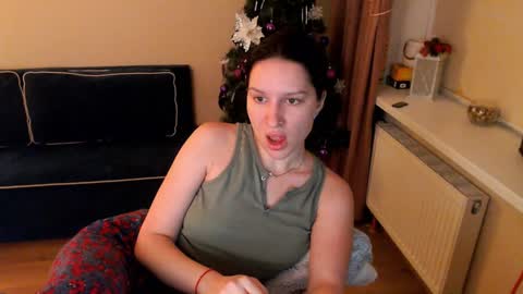 Snapshot of heaven_chloe chatting on January 26, 3:03 pm Heaven girl online show from January 26, 3:03 pm