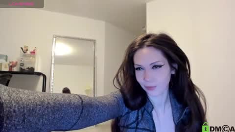 Snapshot of heaveniabb chatting on February 7, 3:01 am Helen online show from February 7, 3:01 am