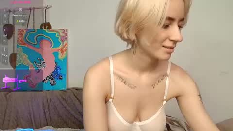 heavenmoth online show from July 29, 2:59 pm