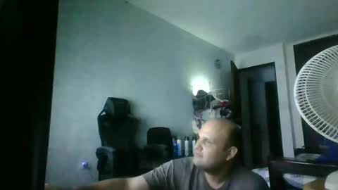 Snapshot of heavy_rebellxc chatting on October 1, 3:12 am Heavy Rebell online show from October 1, 3:12 am