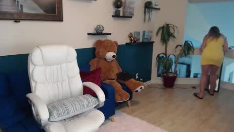 hebelongs2her online show from October 28, 7:05 pm