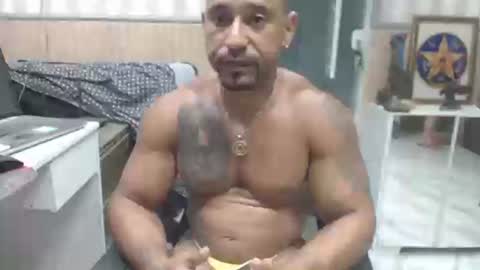 hebertgomes online show from February 1, 1:12 am