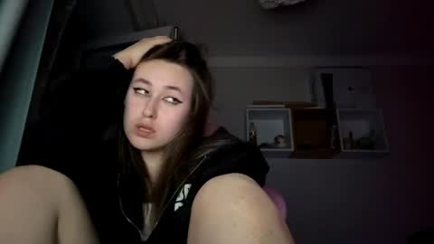 Snapshot of hedwigmondt chatting on June 24, 8:08 pm Molly online show from June 24, 8:08 pm