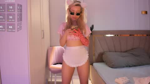 Call me Mia online show from April 24, 3:09 am