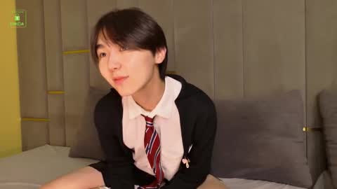 HEEJIN online show from September 30, 3:17 pm