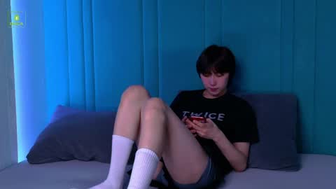 HEEJIN online show from April 10, 8:13 pm