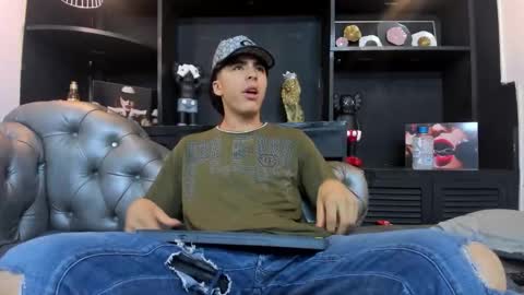 heellboy_ online show from November 12, 2:23 am