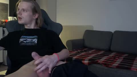 Snapshot of heey_nick chatting on December 2, 4:20 pm Nick online show from December 2, 4:20 pm