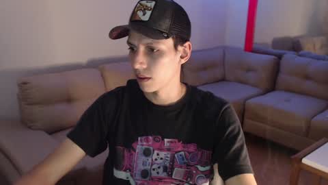 Snapshot of hefesto_69 chatting on December 13, 10:34 pm hefesto_69 online show from December 13, 10:34 pm