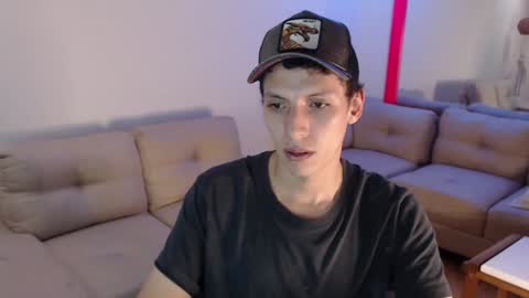 Snapshot of hefesto_69 chatting on December 21, 10:08 pm hefesto_69 online show from December 21, 10:08 pm