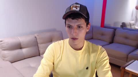 Snapshot of hefesto_69 chatting on December 23, 8:47 pm hefesto_69 online show from December 23, 8:47 pm