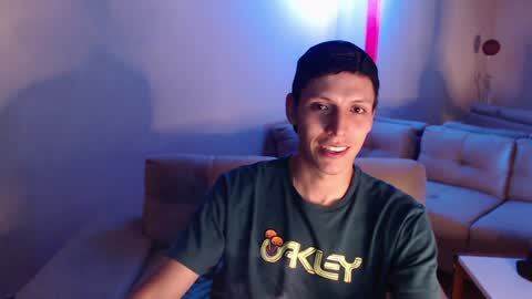 Snapshot of hefesto_69 chatting on February 8, 1:54 am hefesto_69 online show from February 8, 1:54 am