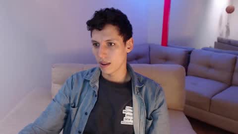 Snapshot of hefesto_69 chatting on February 10, 9:47 pm hefesto_69 online show from February 10, 9:47 pm