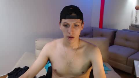 Snapshot of hefesto_69 chatting on February 15, 6:55 pm hefesto_69 online show from February 15, 6:55 pm