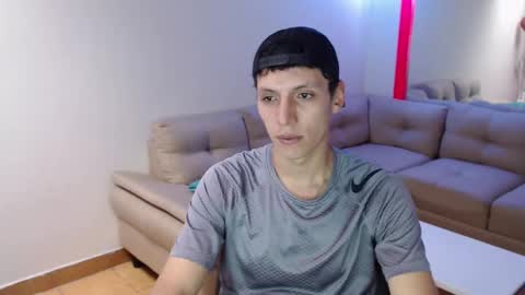 Snapshot of hefesto_69 chatting on February 25, 9:02 pm hefesto_69 online show from February 25, 9:02 pm