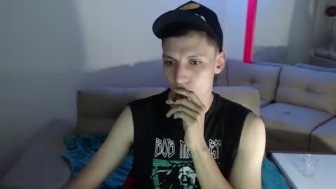 Snapshot of hefesto_69 chatting on March 2, 12:31 am hefesto_69 online show from March 2, 12:31 am