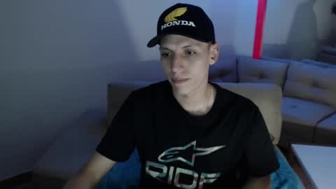 Snapshot of hefesto_69 chatting on March 8, 11:18 pm hefesto_69 online show from March 8, 11:18 pm