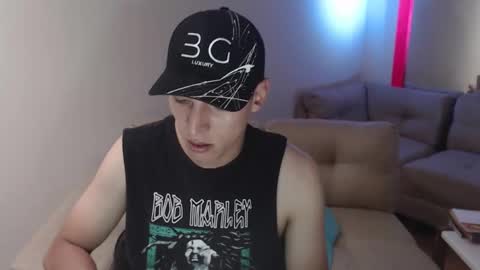 Snapshot of hefesto_69 chatting on September 11, 8:31 pm hefesto_69 online show from September 11, 8:31 pm