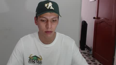 Snapshot of hefesto_69 chatting on October 19, 5:24 pm hefesto_69 online show from October 19, 5:24 pm