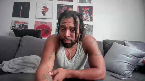 Snapshot of hegotthatlongdick chatting on February 12, 10:27 pm BBCakezz3 online show from February 12, 10:27 pm