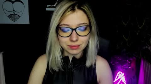 Snapshot of heidi_pleasure chatting on February 11, 10:48 am Heidi online show from February 11, 10:48 am