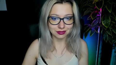 Snapshot of heidi_pleasure chatting on September 17, 4:25 am Heidi online show from September 17, 4:25 am